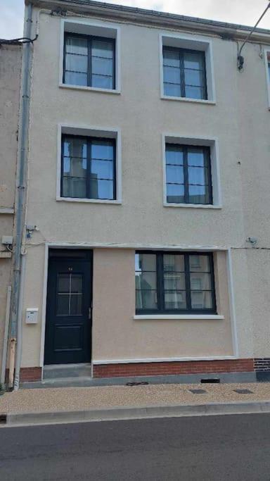 Mister Hinster - Studio Tout Confort Centre Ville Nogent-Le-Rotrou - 1E Etage エクステリア 写真